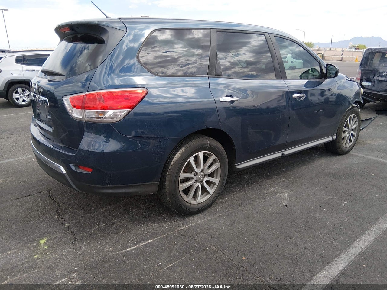 2014 NISSAN PATHFINDER S · 4/11