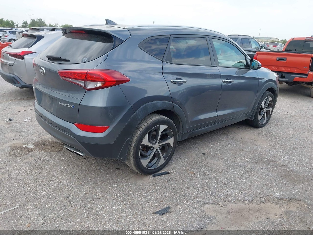 2016 HYUNDAI TUCSON LIMITED · 4/11