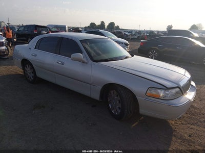 2005 LINCOLN TOWN CAR SIGNATURE LIMITED