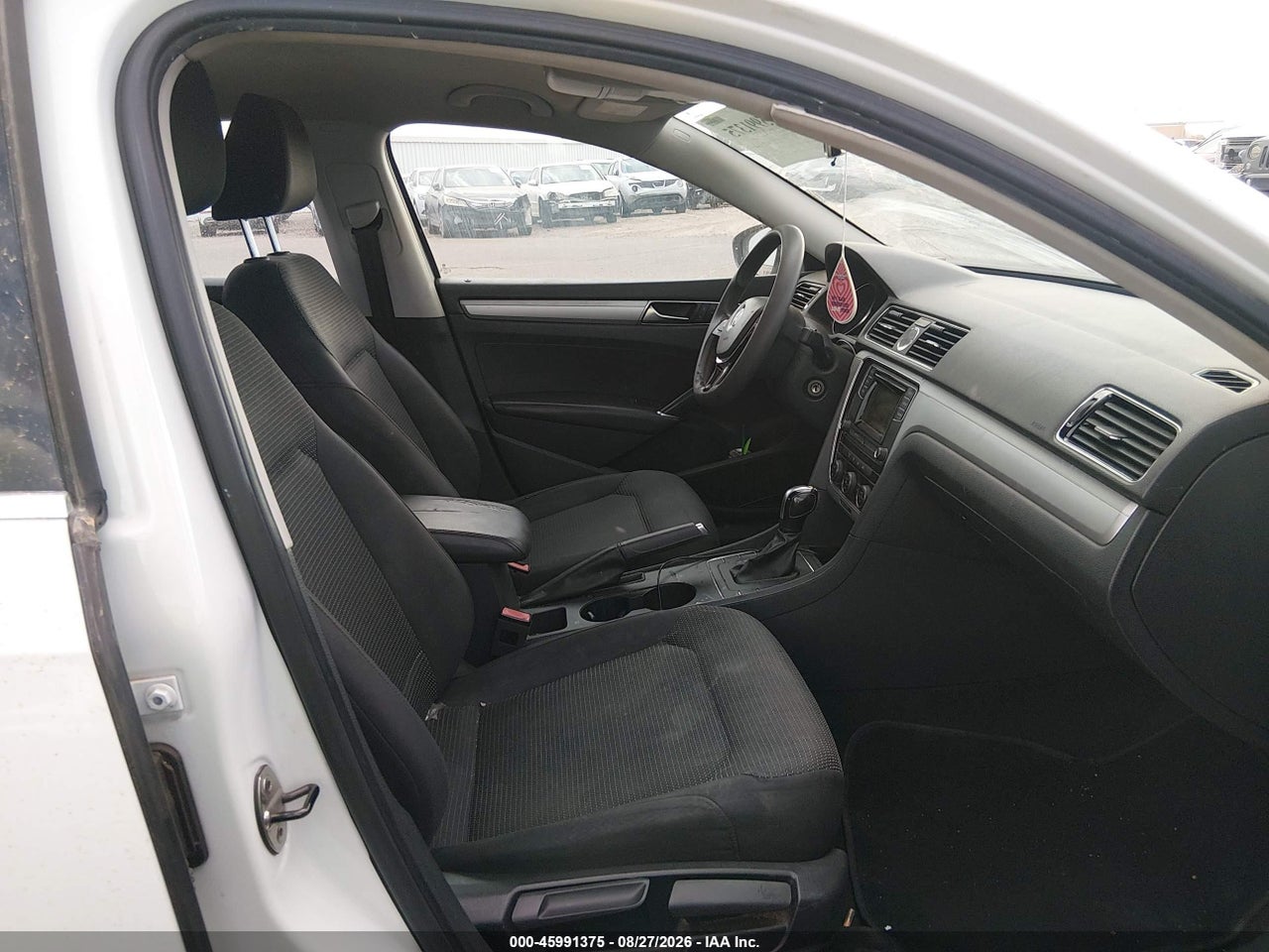 2017 VOLKSWAGEN PASSAT 1.8T S · 5/10