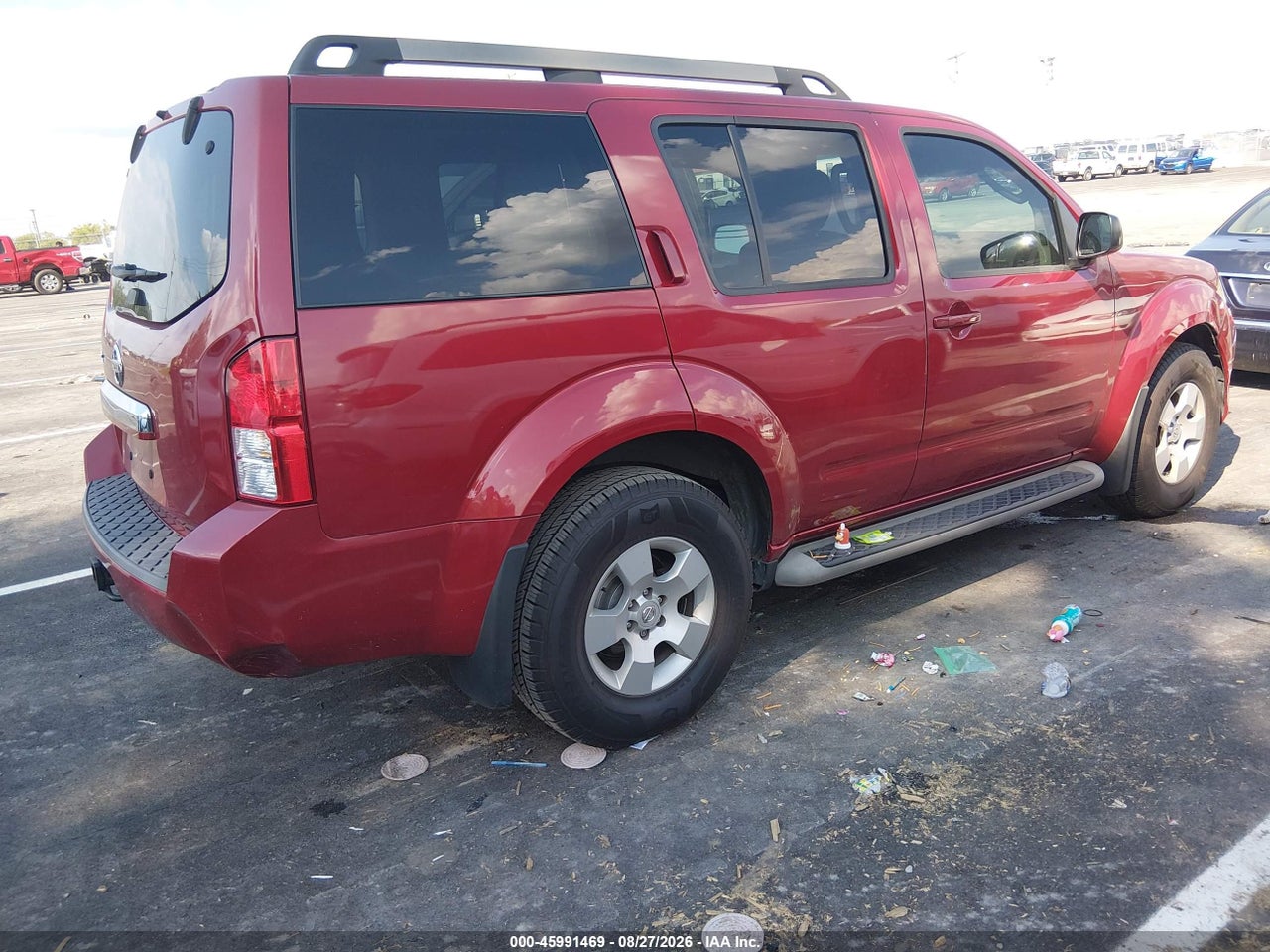 2011 NISSAN PATHFINDER S · 4/11