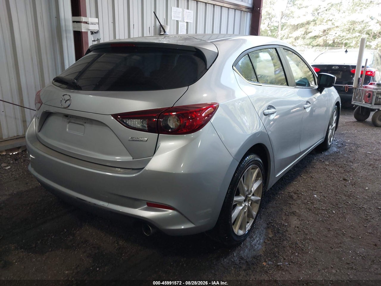 2017 MAZDA MAZDA3 TOURING 2.5 · 4/11