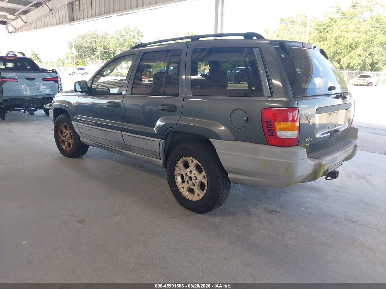 2002 JEEP GRAND CHEROKEE   · 3/11
