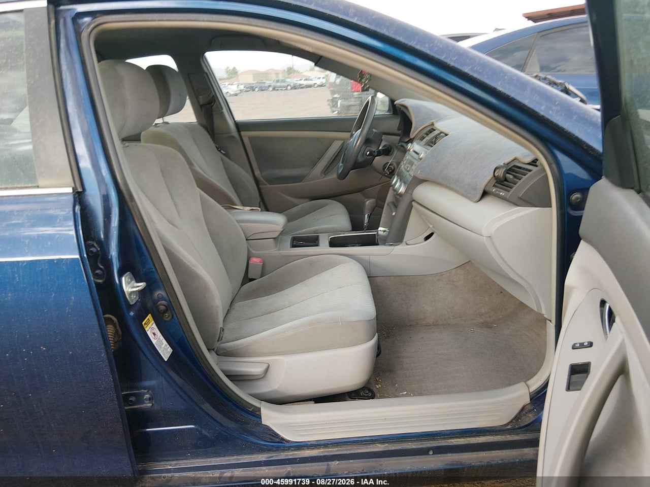 2009 TOYOTA CAMRY LE · 5/10