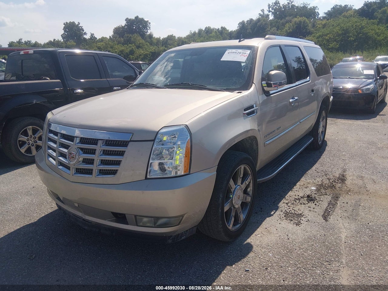 2011 CADILLAC ESCALADE ESV LUXURY · 2/11