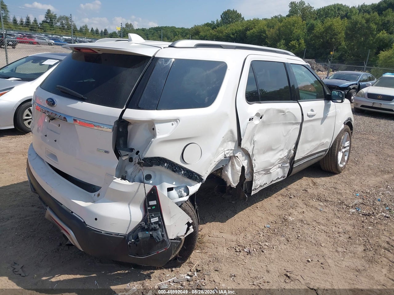 2016 FORD EXPLORER XLT · 4/11