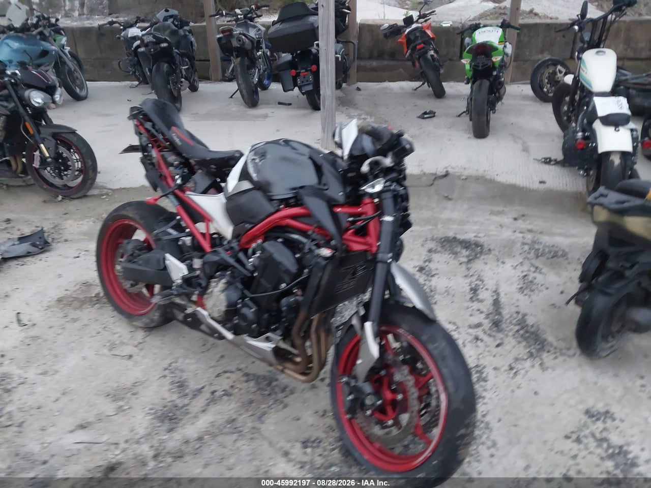 ML5ZRDF16PD****** · 2023 KAWASAKI ZR900 F
