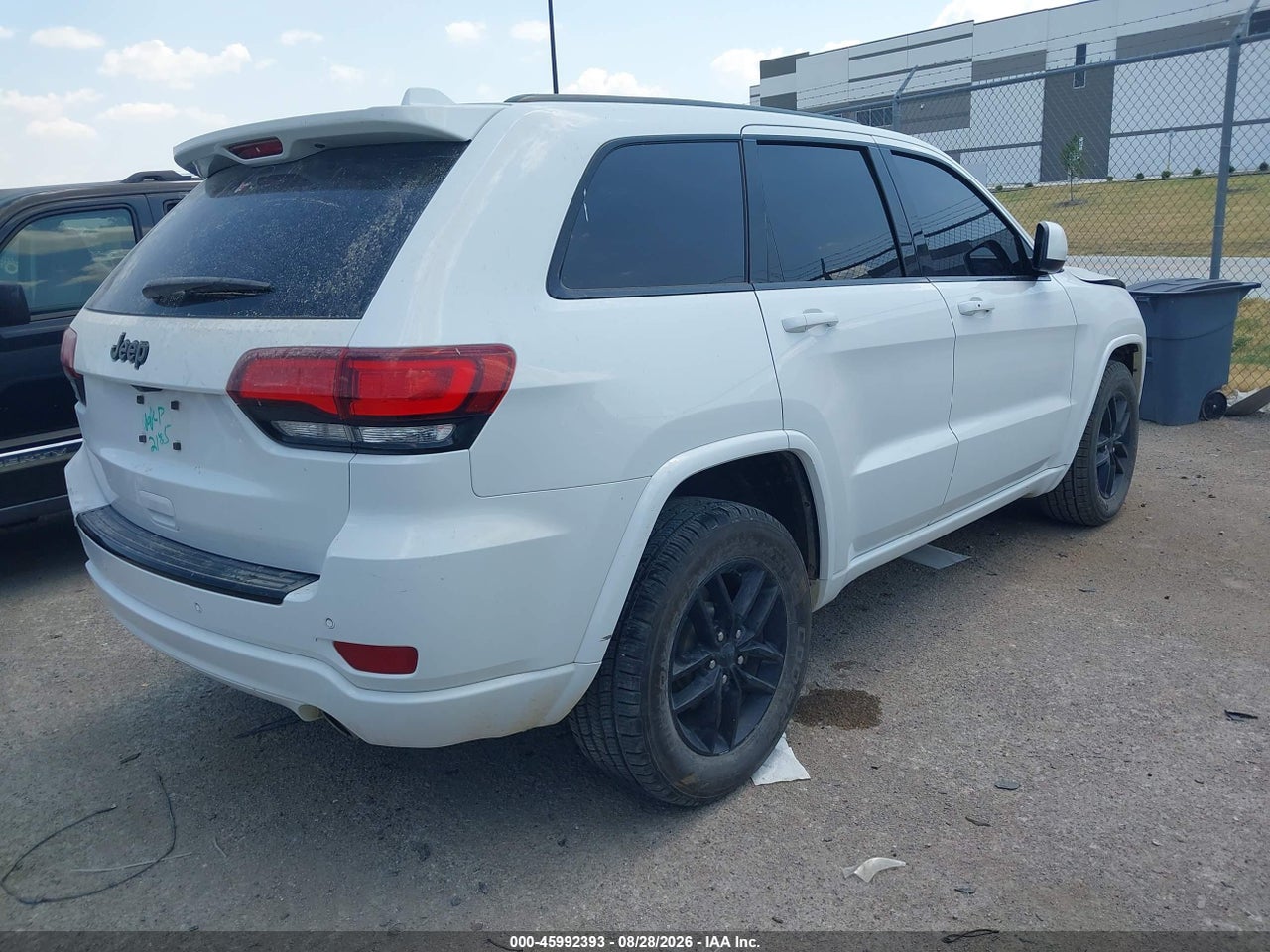 2017 JEEP GRAND CHEROKEE ALTITUDE 4X2 · 4/11