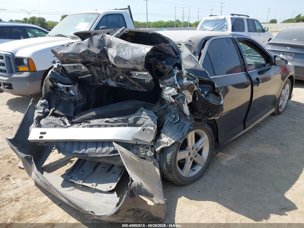 2014 TOYOTA CAMRY SE · 4/10
