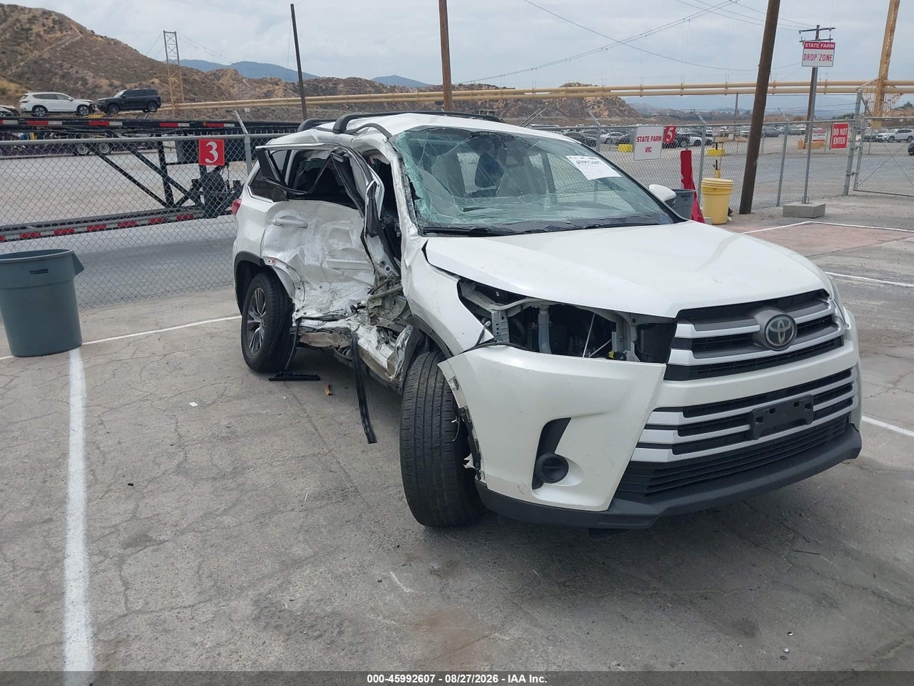 5TDZZRFH9KS****** · 2019 TOYOTA HIGHLANDER LE