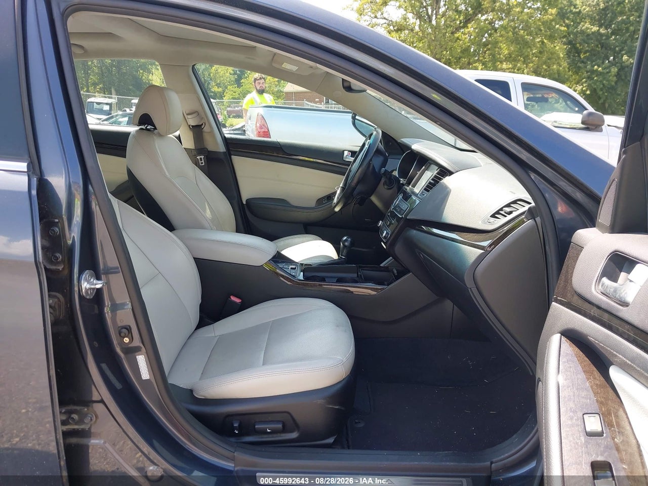 2014 KIA CADENZA PREMIUM · 5/11