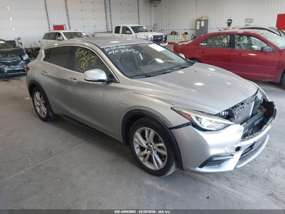 SJKCH5CP9JA****** · 2018 INFINITI QX30 LUXURY