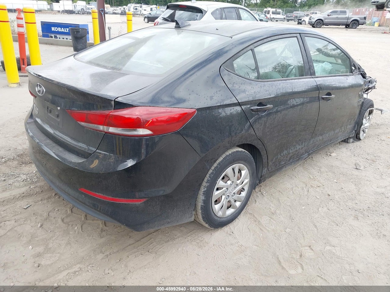2017 HYUNDAI ELANTRA SE · 4/10