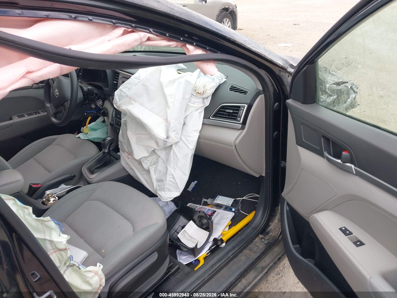 2017 HYUNDAI ELANTRA SE · 5/10