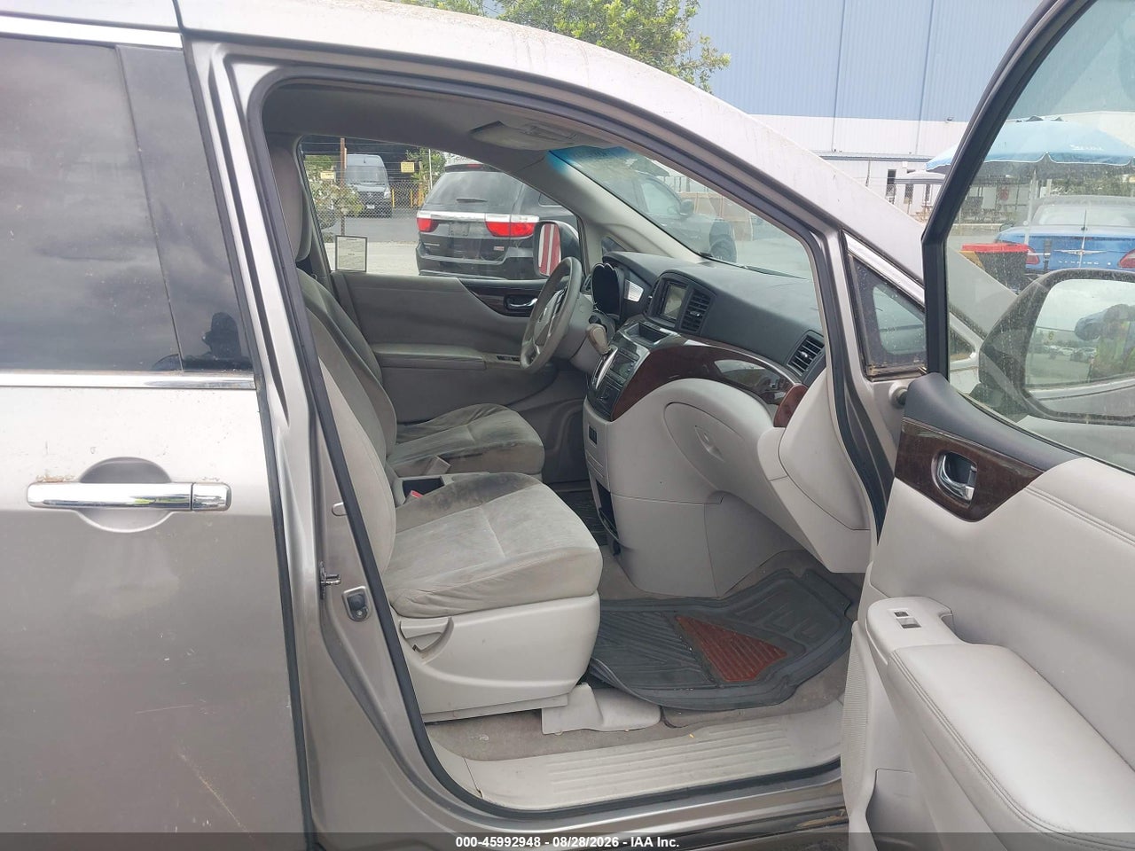2012 NISSAN QUEST S · 5/11
