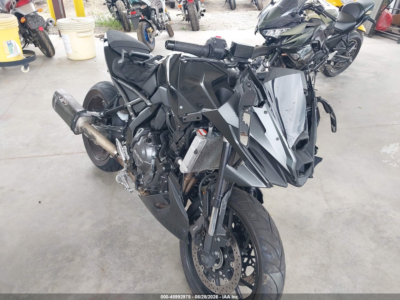 JS1EM13BXS7****** · 2025 SUZUKI GSX800 F