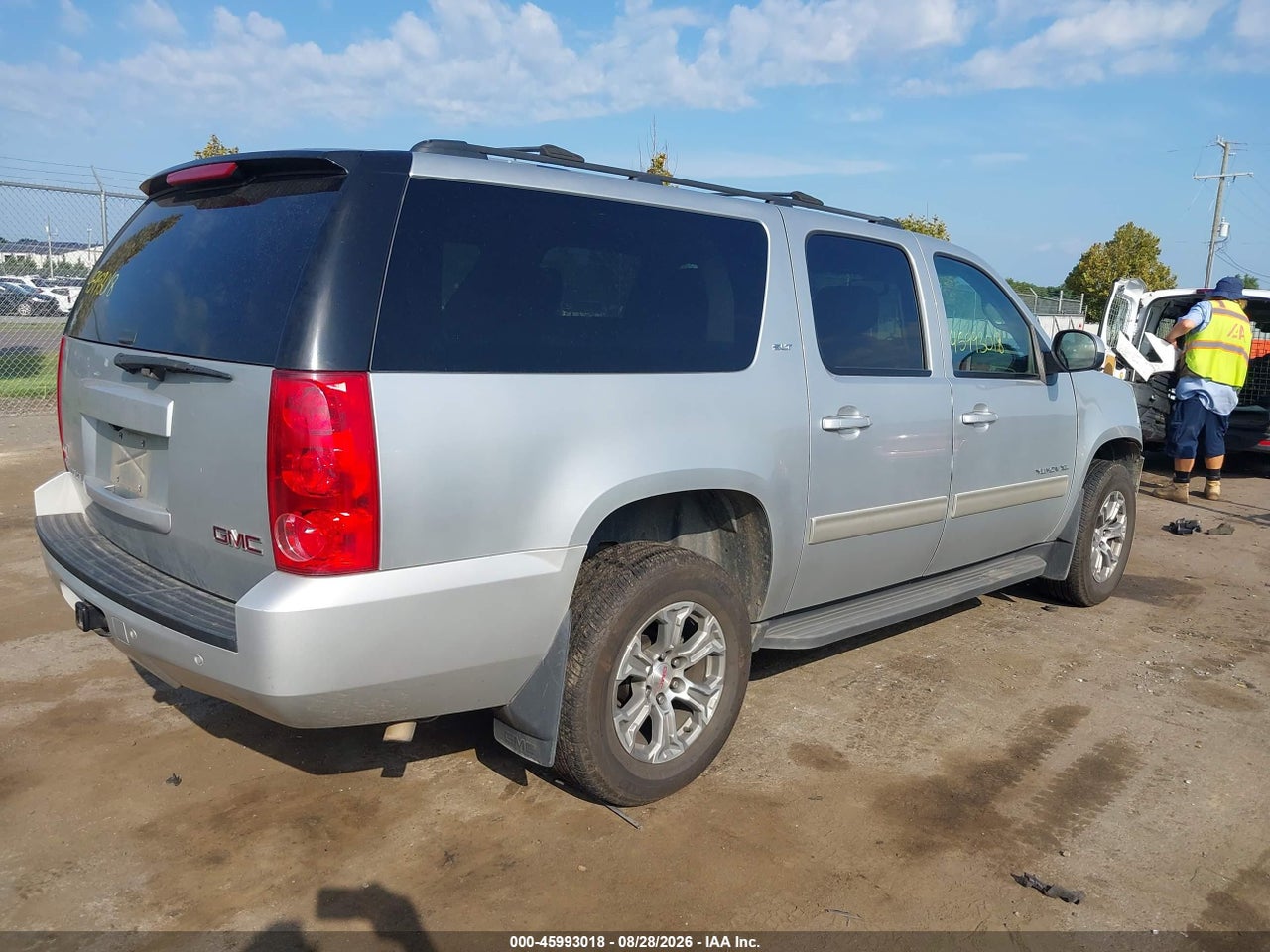 2012 GMC YUKON XL 1500 SLT · 4/11