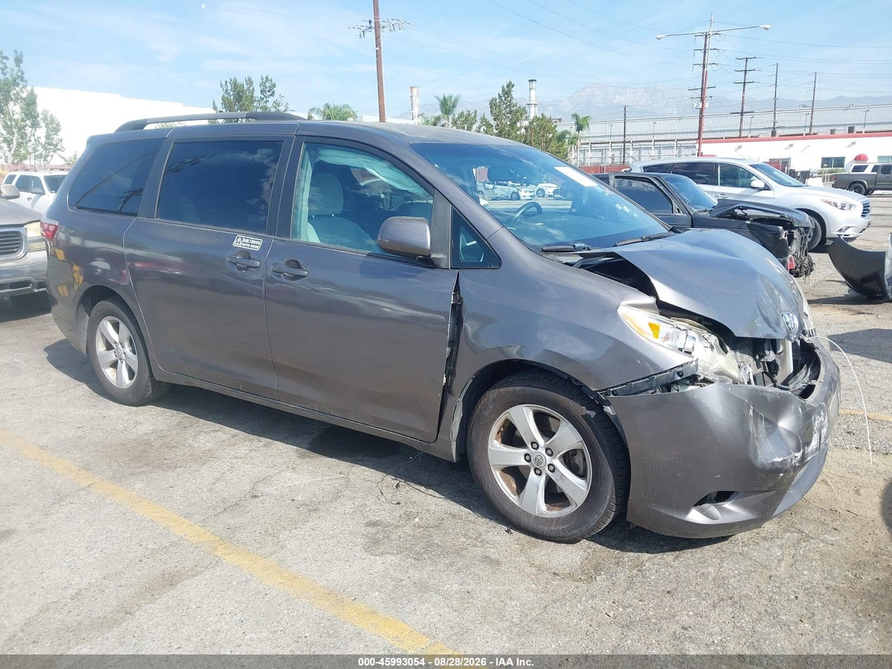 2015 TOYOTA SIENNA LE 8 PASSENGER
