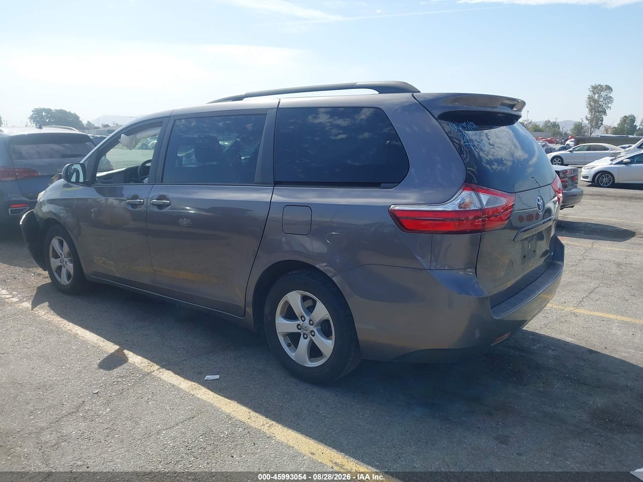 2015 TOYOTA SIENNA LE 8 PASSENGER · 3/11