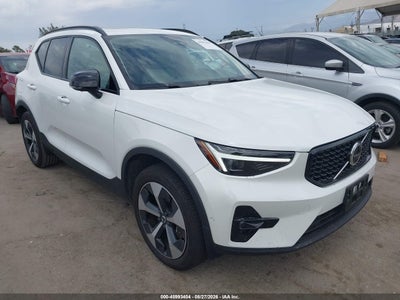 2025 VOLVO XC40 B5 PLUS DARK THEME