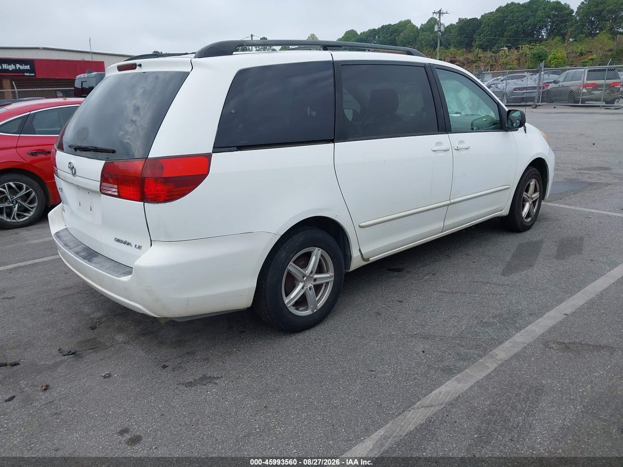 2005 TOYOTA SIENNA LE · 4/11