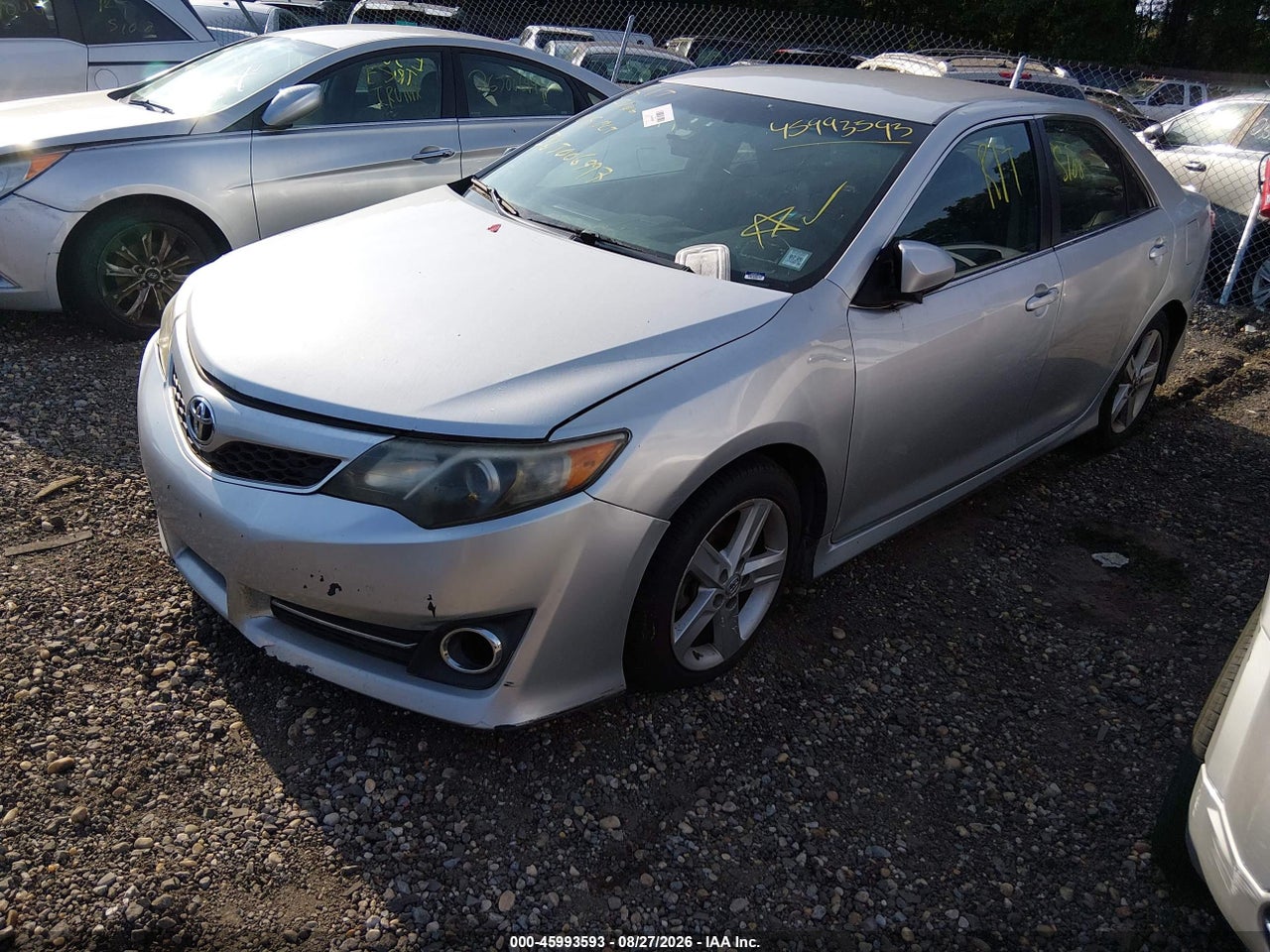 2014 TOYOTA CAMRY SE · 2/10