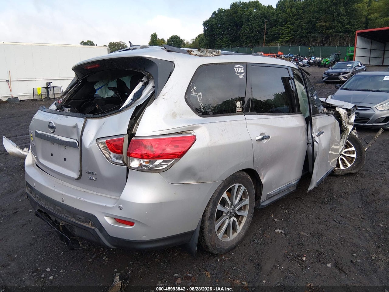 2013 NISSAN PATHFINDER SV · 4/10