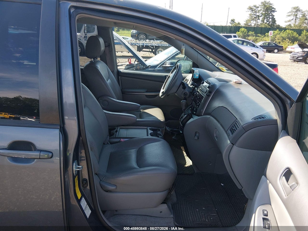 2008 TOYOTA SIENNA LE · 5/11