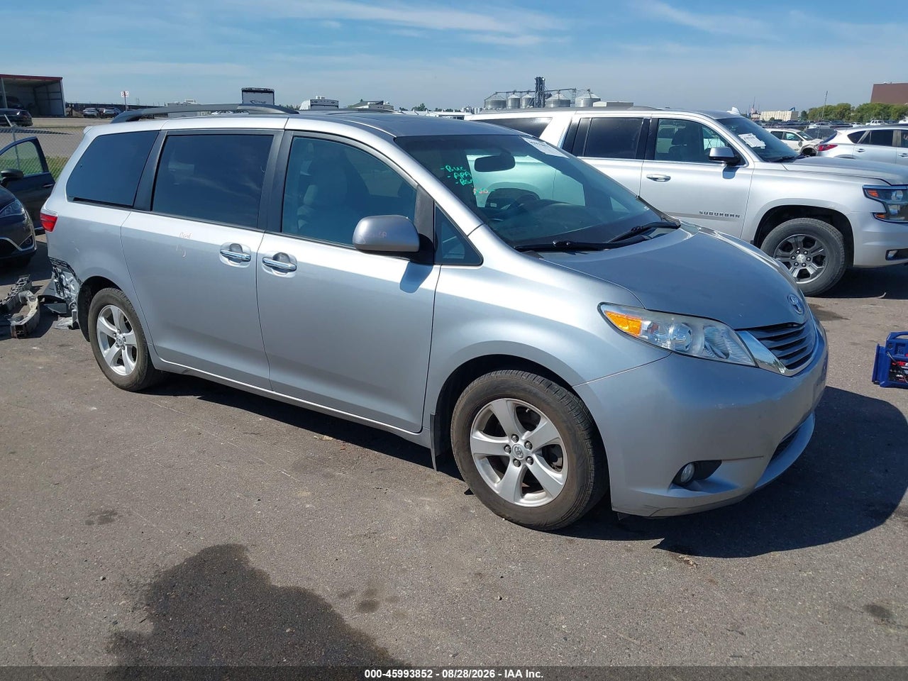 5TDYK3DC5FS****** · 2015 TOYOTA SIENNA XLE PREMIUM 8 PASSENGER