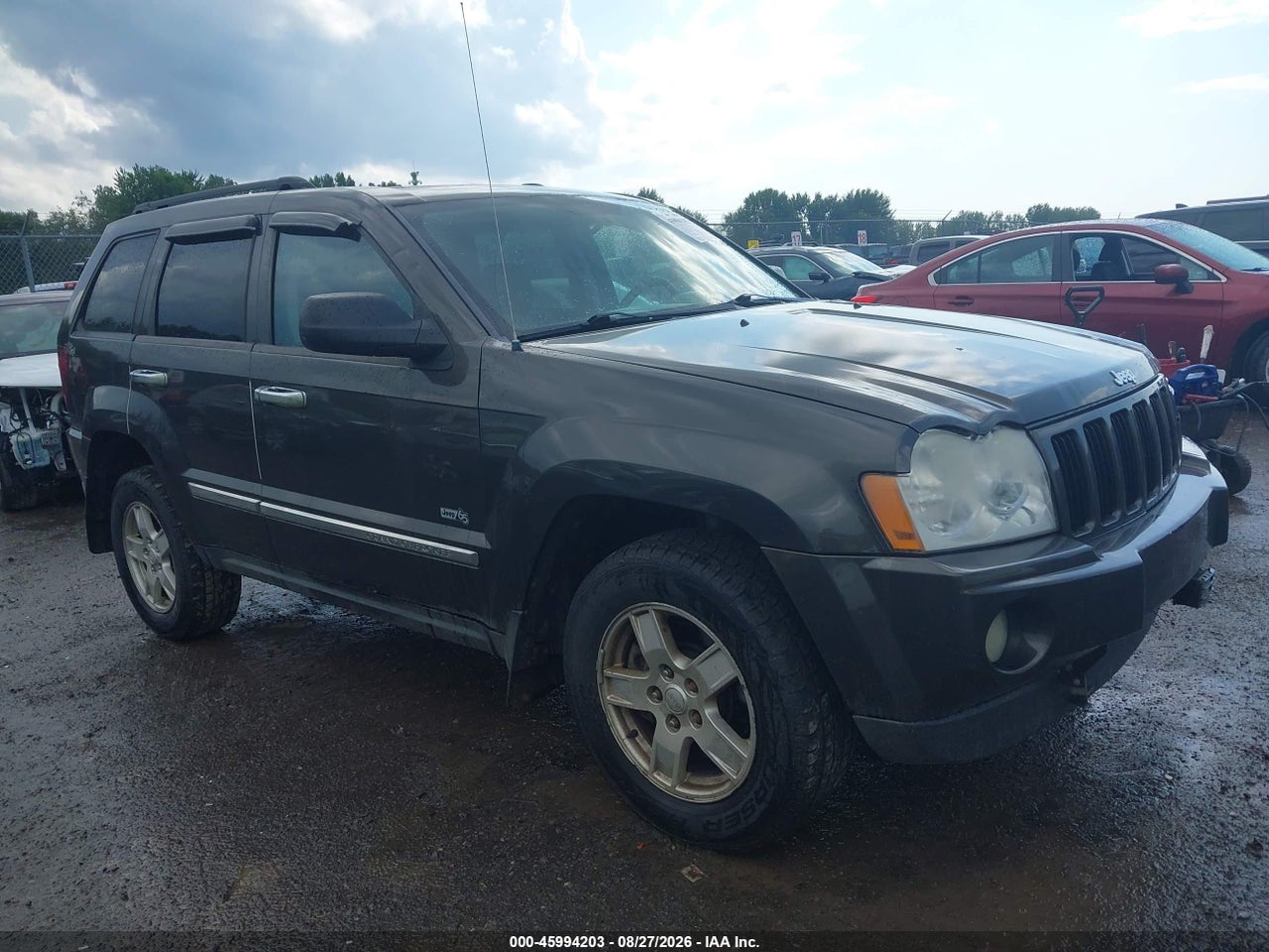 1J4GR48K56C****** · 2006 JEEP GRAND CHEROKEE LAREDO