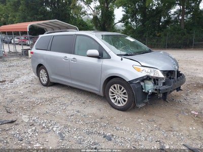 2014 TOYOTA SIENNA XLE V6 8 PASSENGER