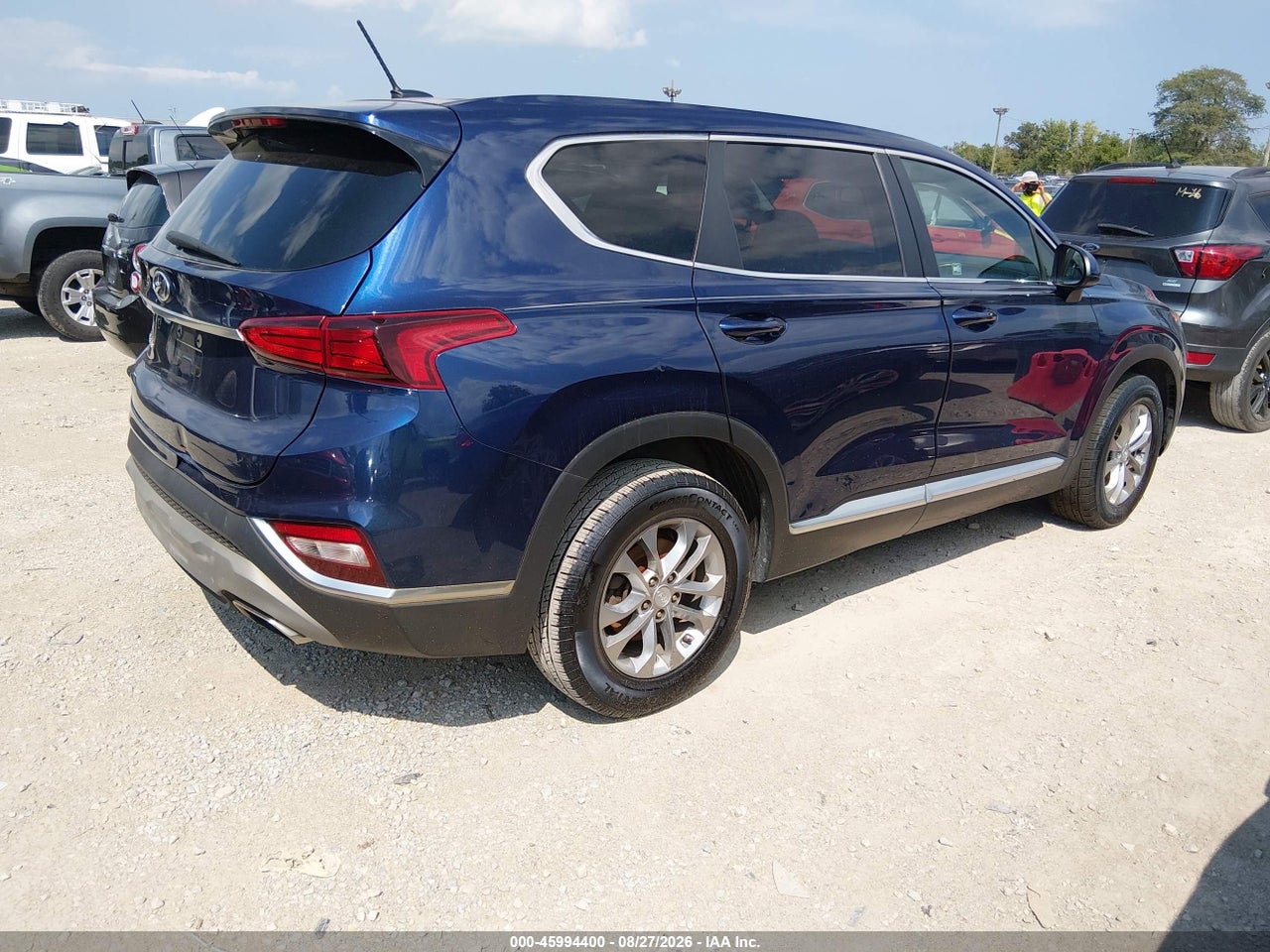 2019 HYUNDAI SANTA FE SE · 4/11