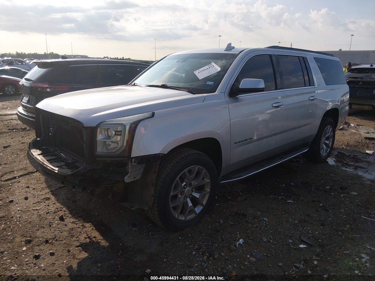 2016 GMC YUKON XL SLT · 2/11