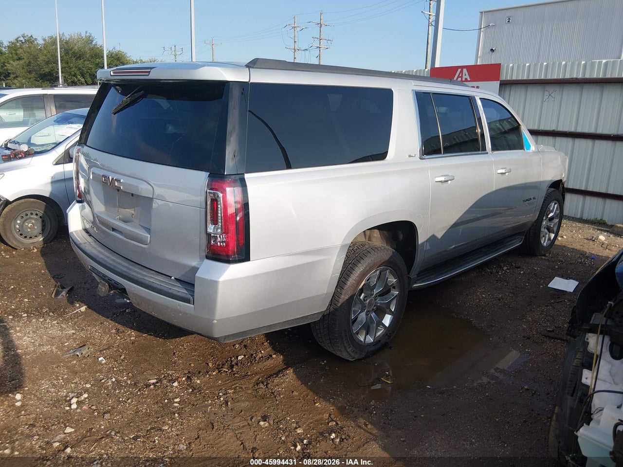 2016 GMC YUKON XL SLT · 4/11