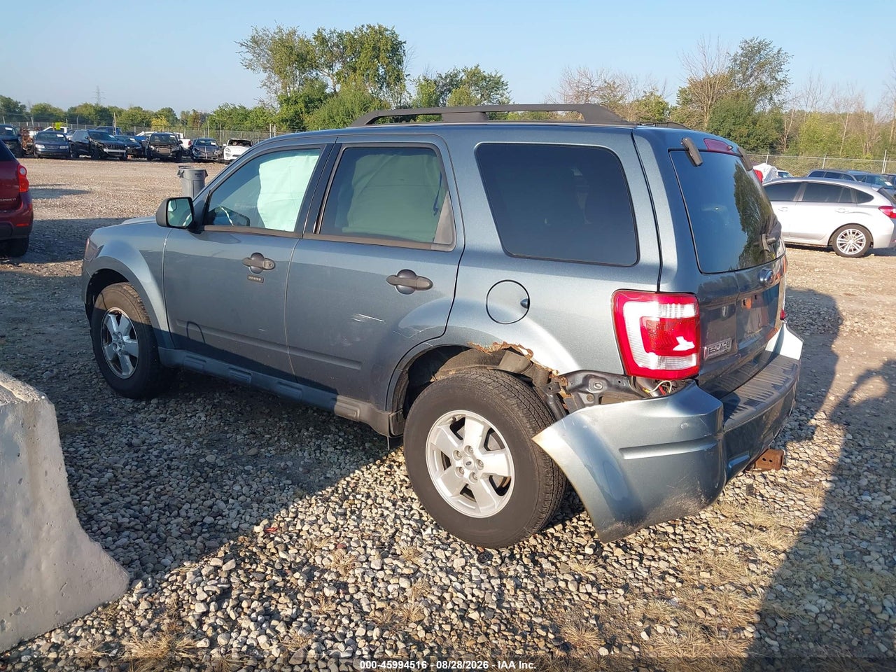 2010 FORD ESCAPE XLT · 3/11