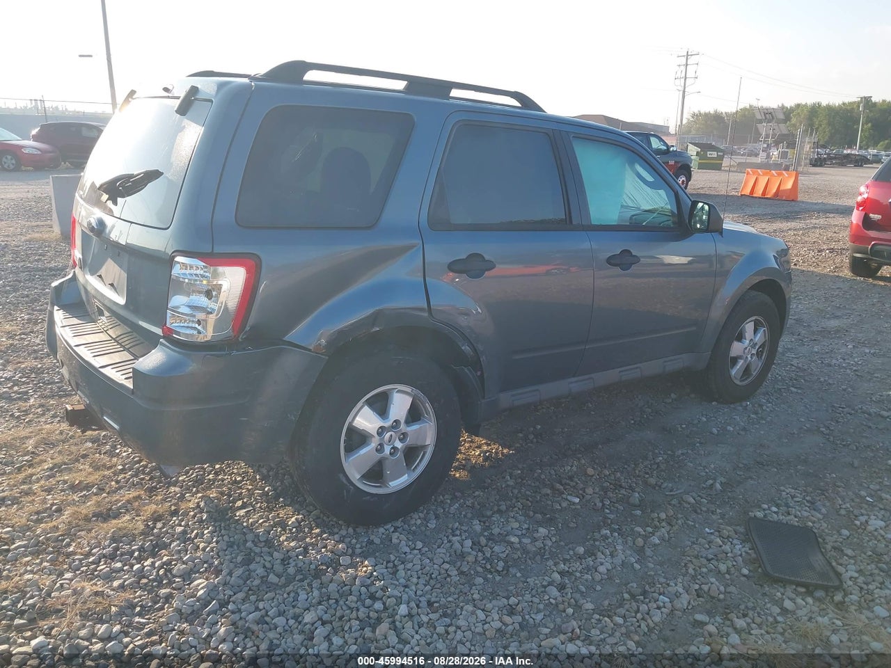 2010 FORD ESCAPE XLT · 4/11