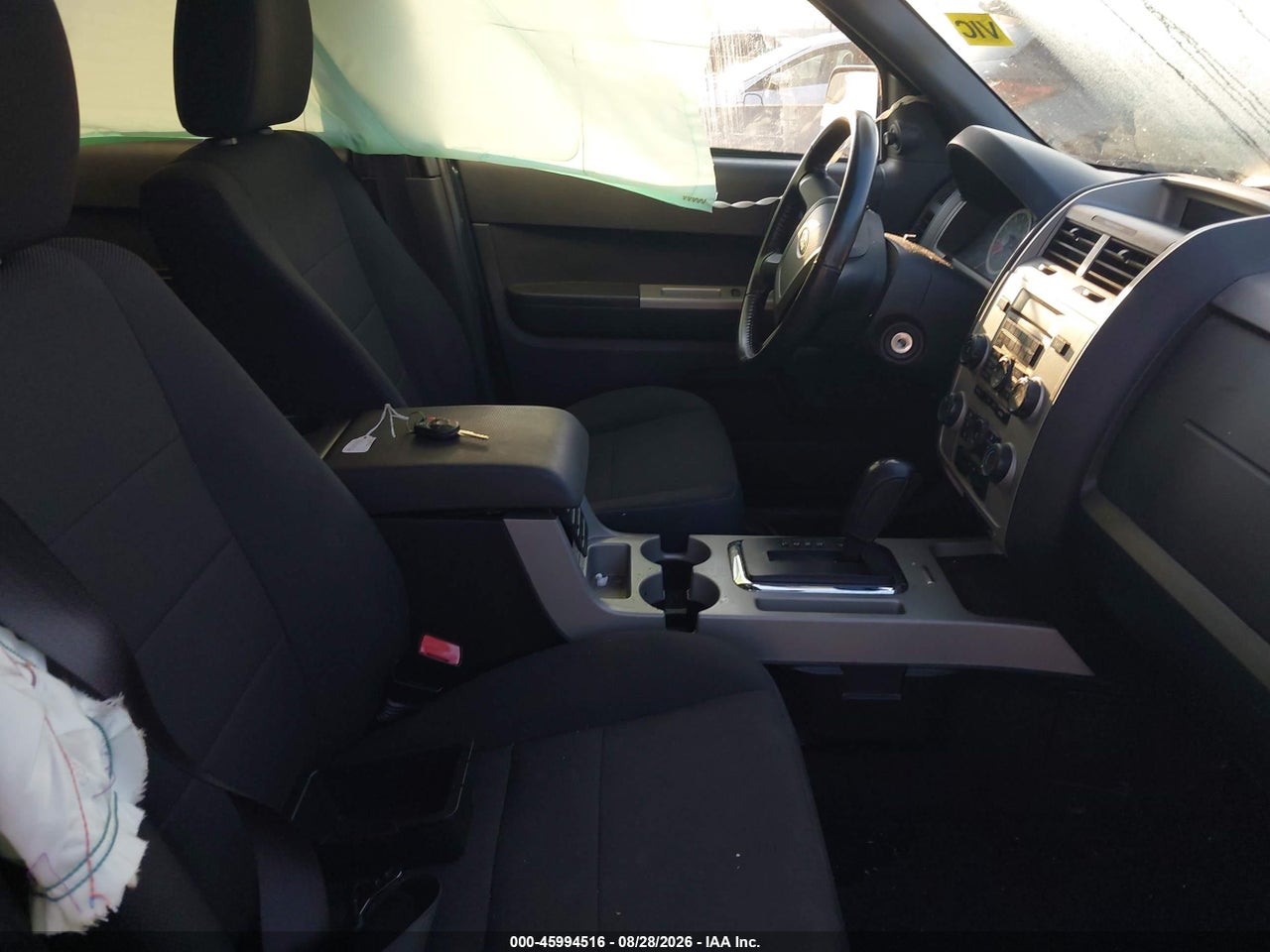 2010 FORD ESCAPE XLT · 5/11