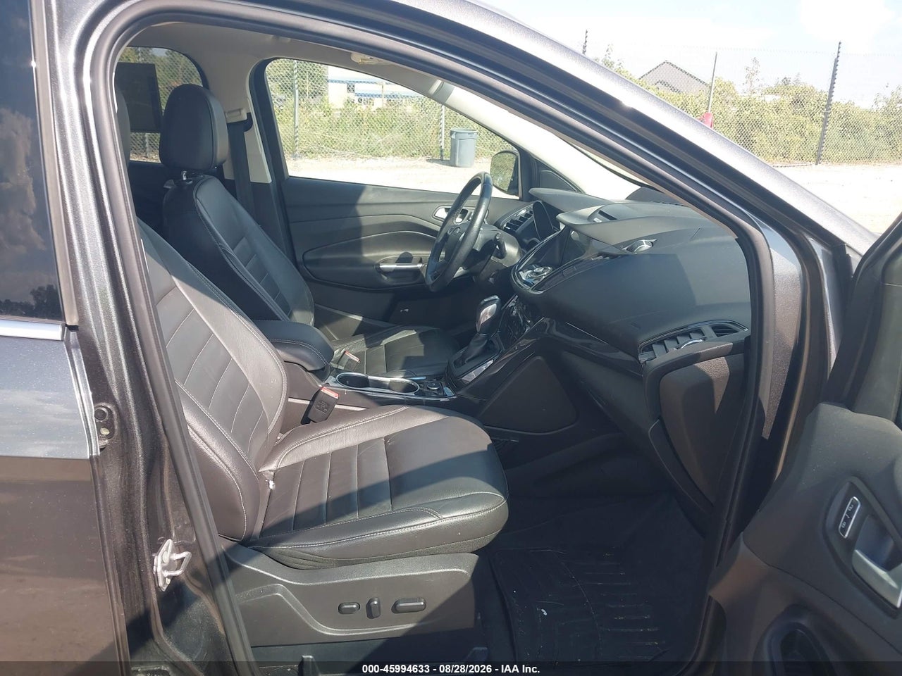 2016 FORD ESCAPE TITANIUM · 5/11