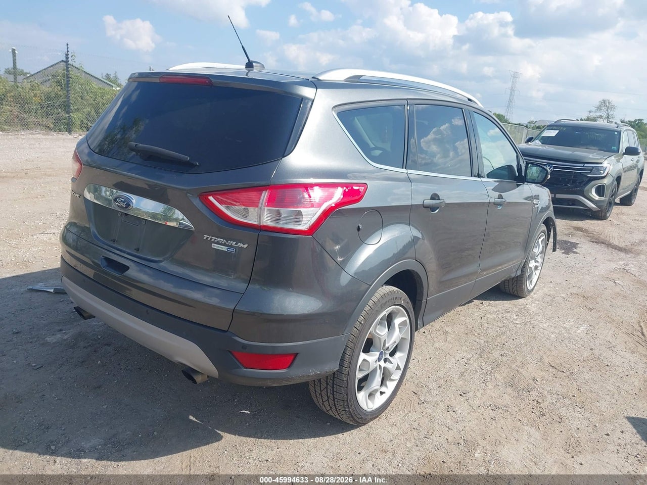 2016 FORD ESCAPE TITANIUM · 4/11