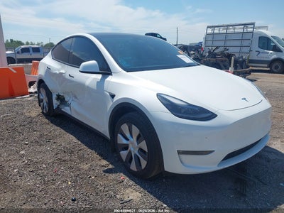 7SAYGAEEXRF****** · 2024 TESLA MODEL Y LONG RANGE DUAL MOTOR ALL-WHEEL DRIVE