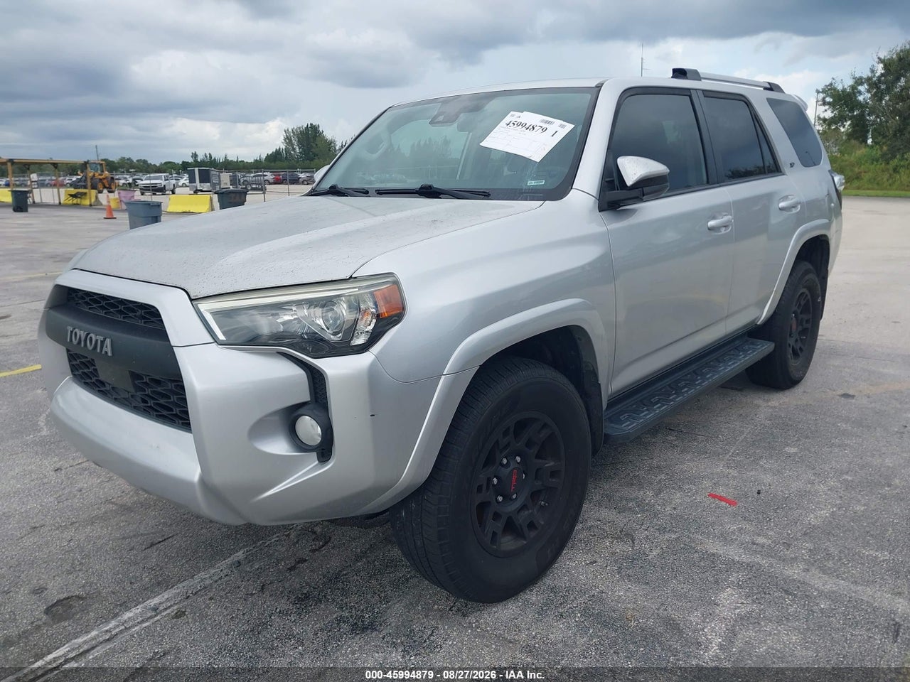 2020 TOYOTA 4RUNNER SR5 · 2/11