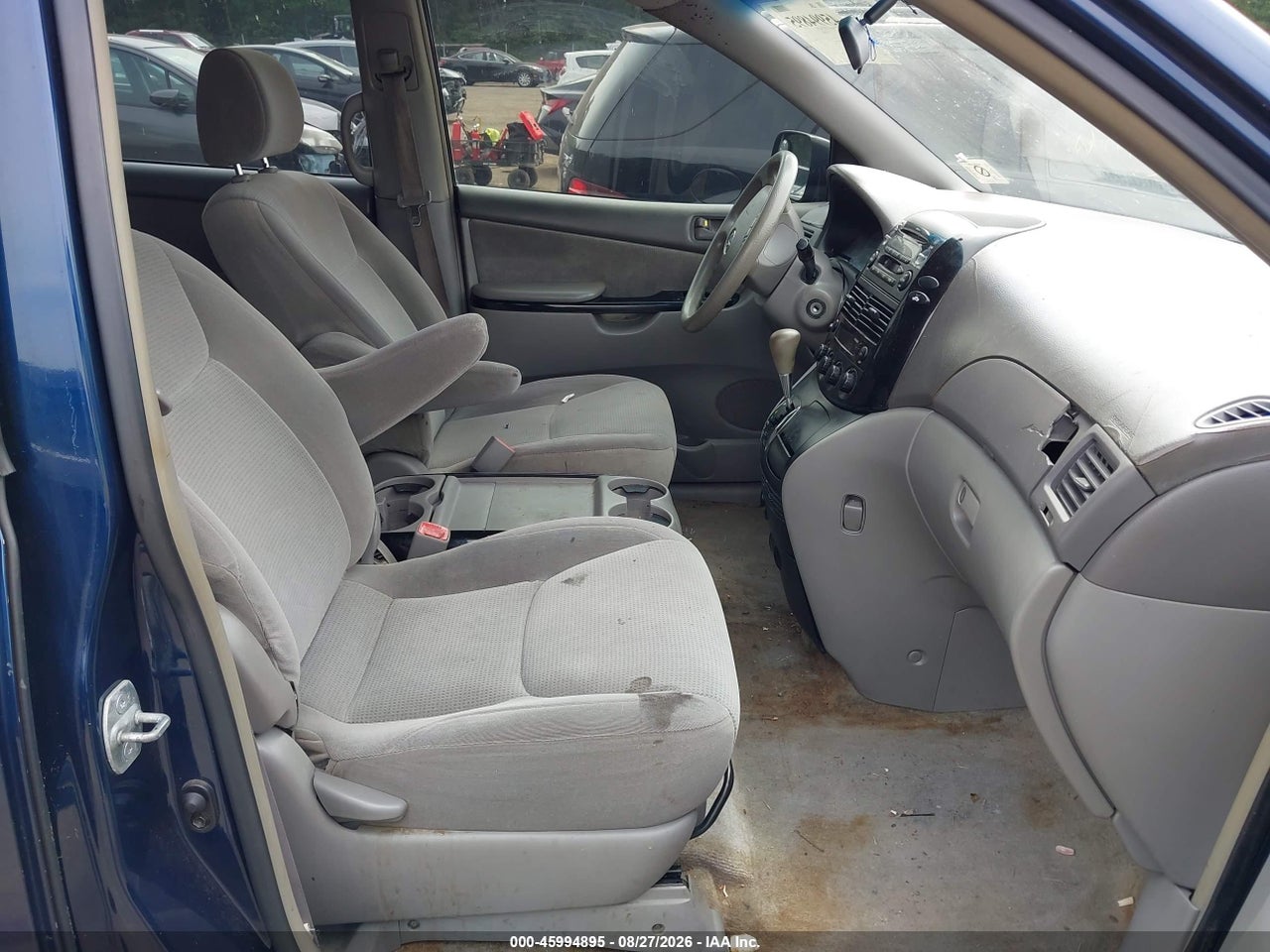2005 TOYOTA SIENNA LE · 5/11