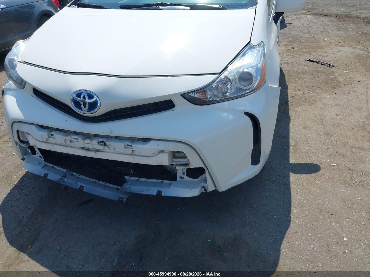 2015 TOYOTA PRIUS V TWO · 6/11