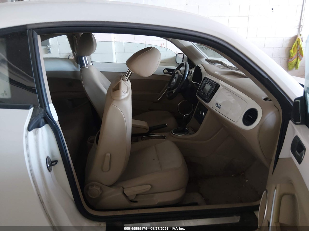 2012 VOLKSWAGEN BEETLE 2.5L · 5/11