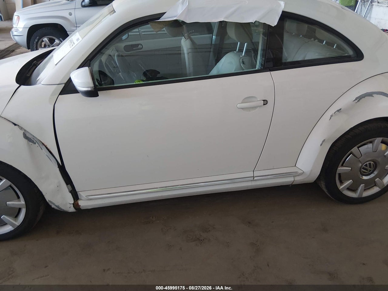 2012 VOLKSWAGEN BEETLE 2.5L · 6/11