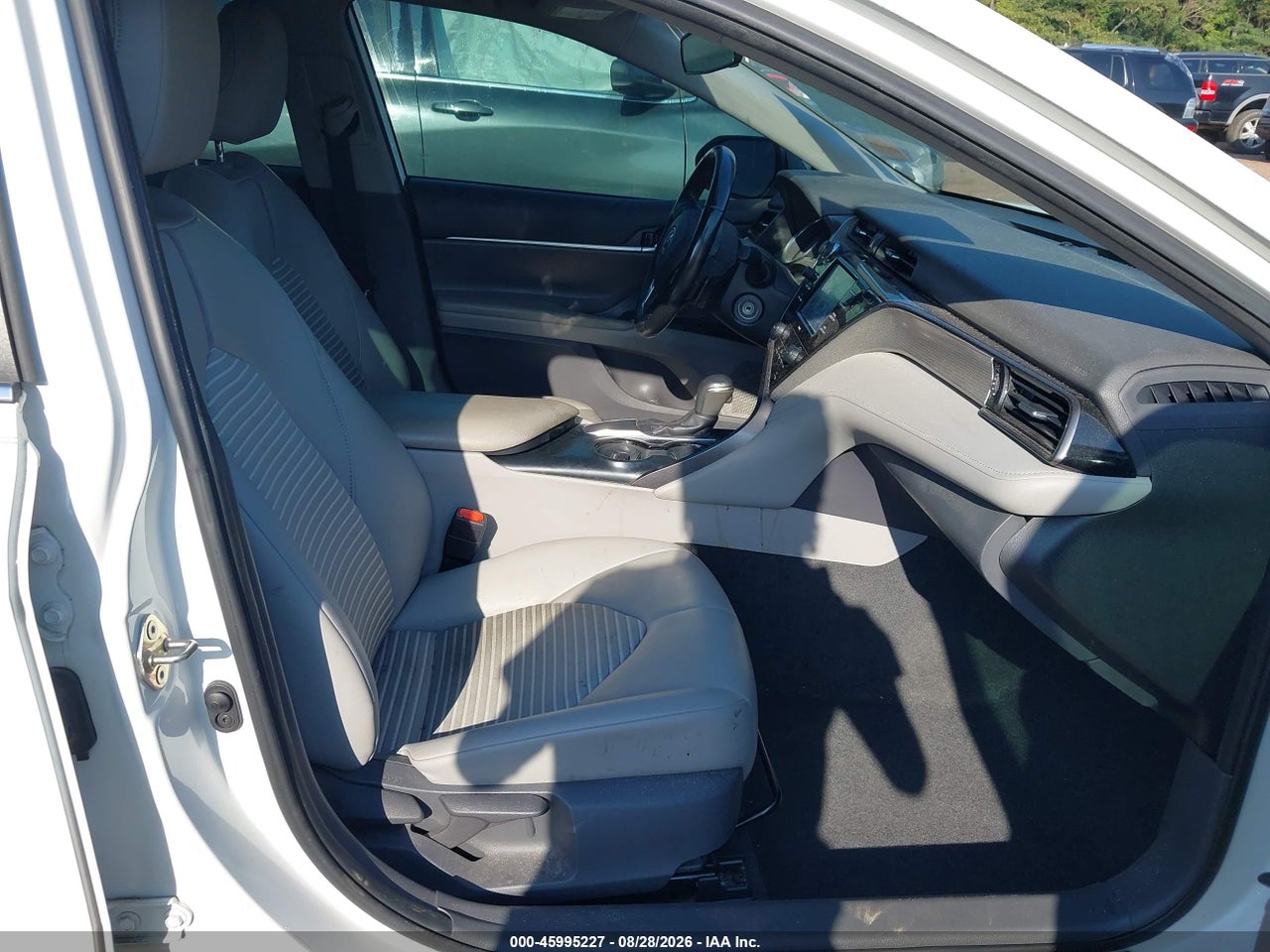 2020 TOYOTA CAMRY SE · 5/11