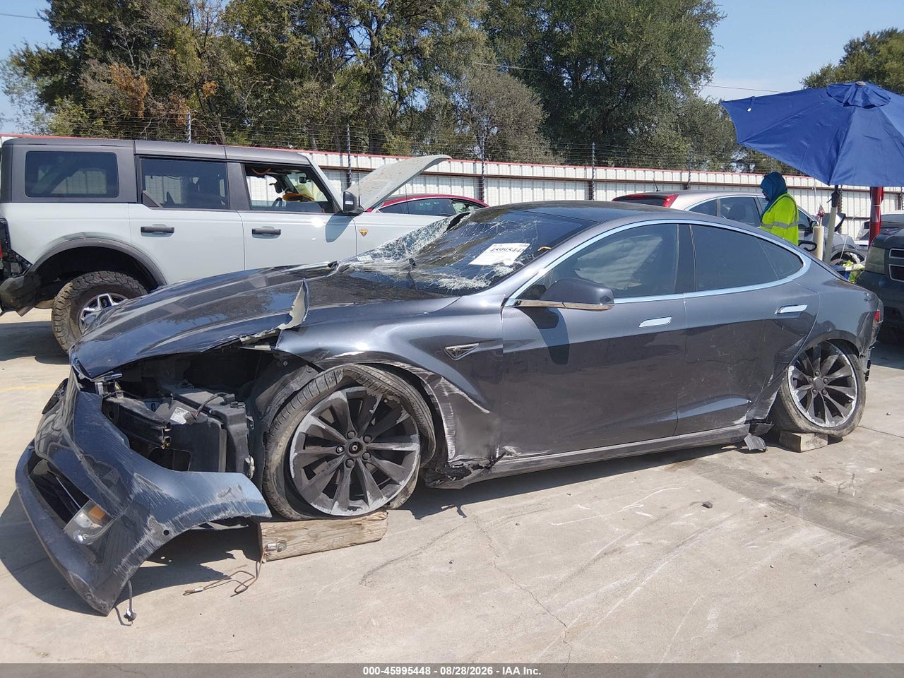 2016 TESLA MODEL S 60D/70D/75D/85D/90D · 6/10