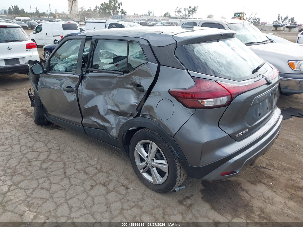 2024 NISSAN KICKS S XTRONIC CVT · 3/10