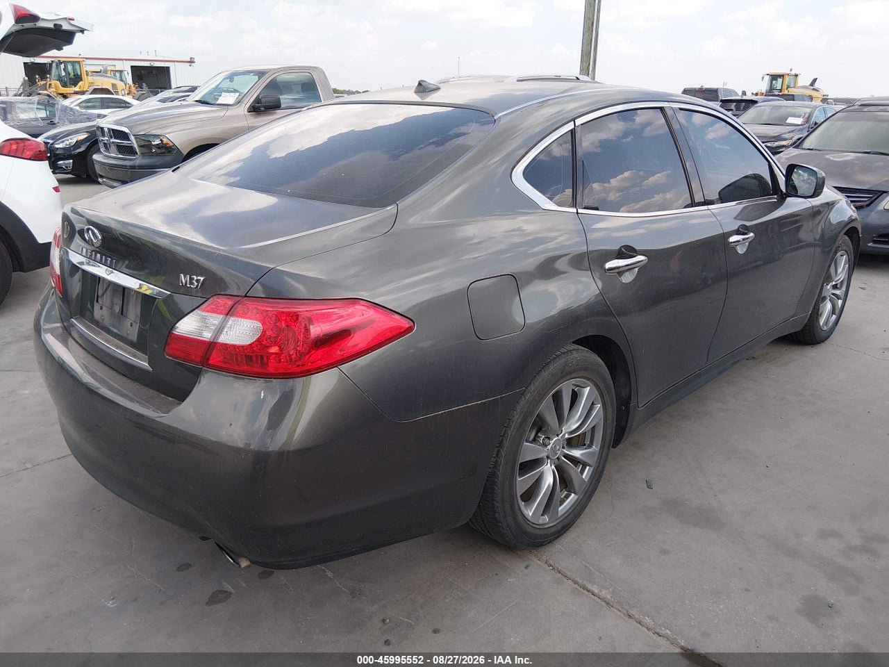 2012 INFINITI M37 · 4/11