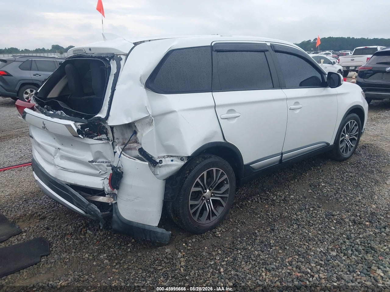 2017 MITSUBISHI OUTLANDER SE/SEL · 4/11